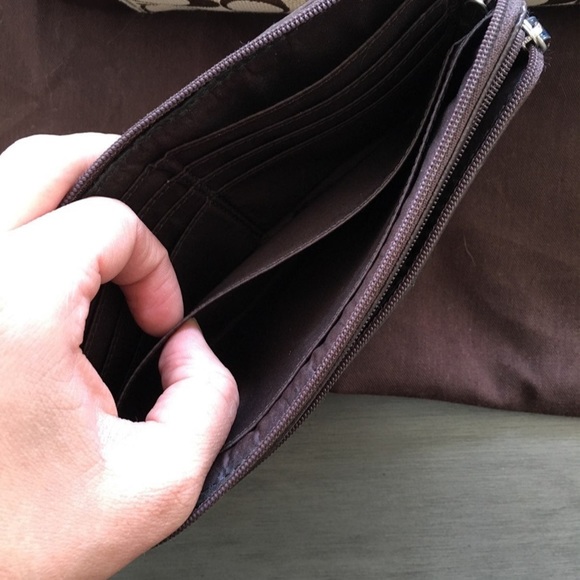 Coach Signature Purse with Wallet Set - Picture 4 of 10